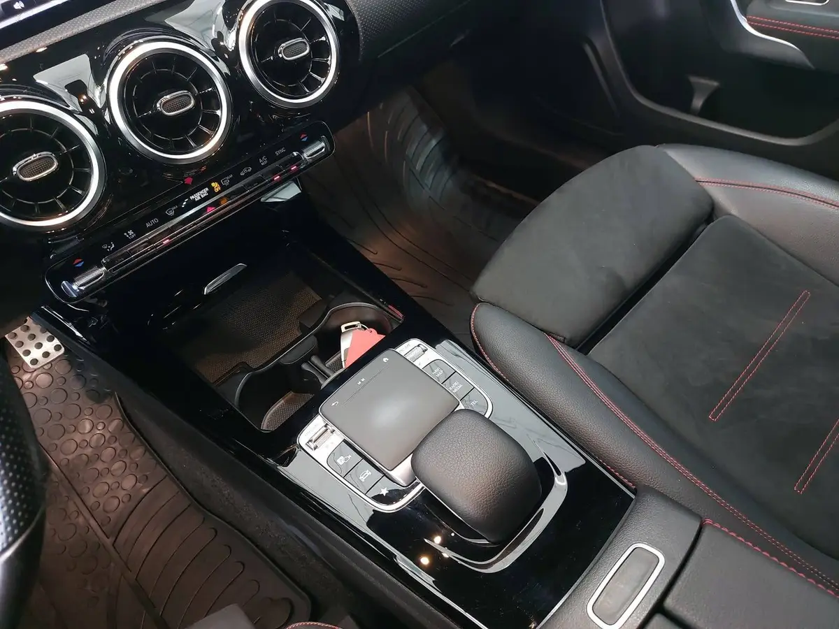 MERCEDES-BENZ A 220 AMG LINE (EURO 6D-TEMP)