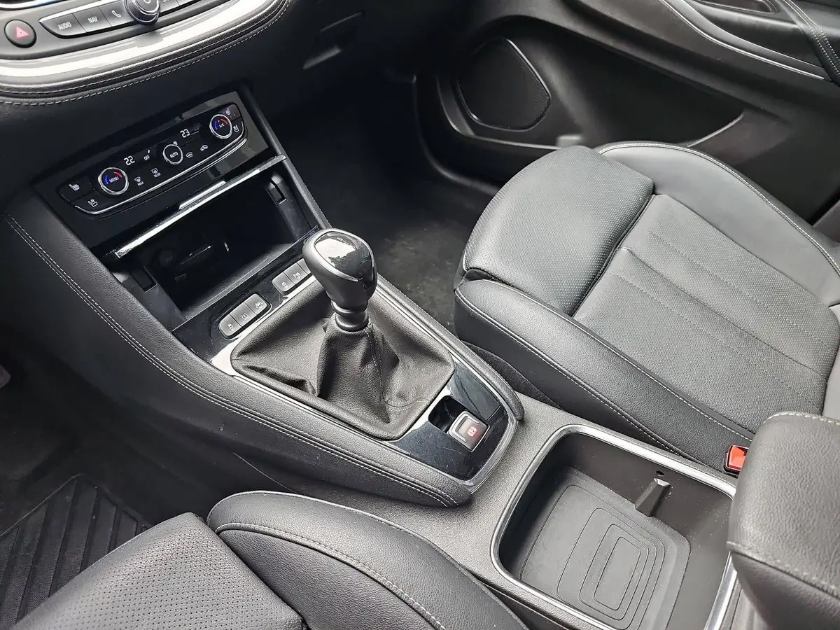 OPEL GRANDLAND X 1.2 TURBO BUSINESS INNOVATION