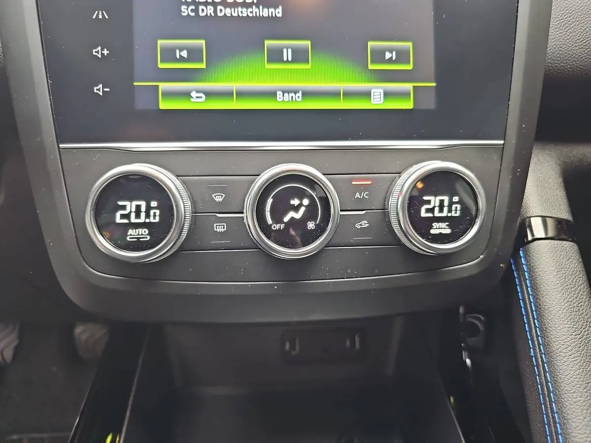 RENAULT KADJAR 1.3 TCE 140 LIMITED WINTER GRA LM