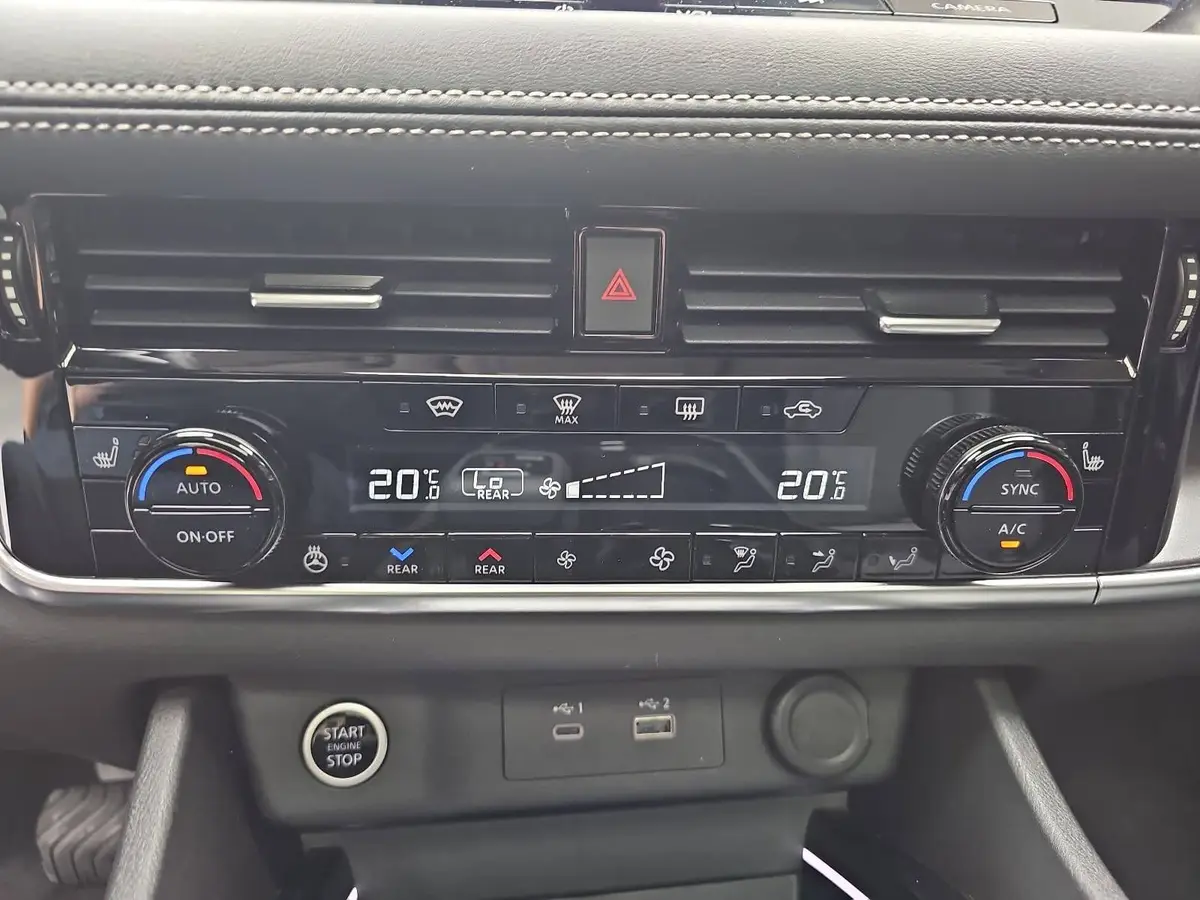 NISSAN X-TRAIL 1.5 VC-T N-CONNECTA PANO WINTER