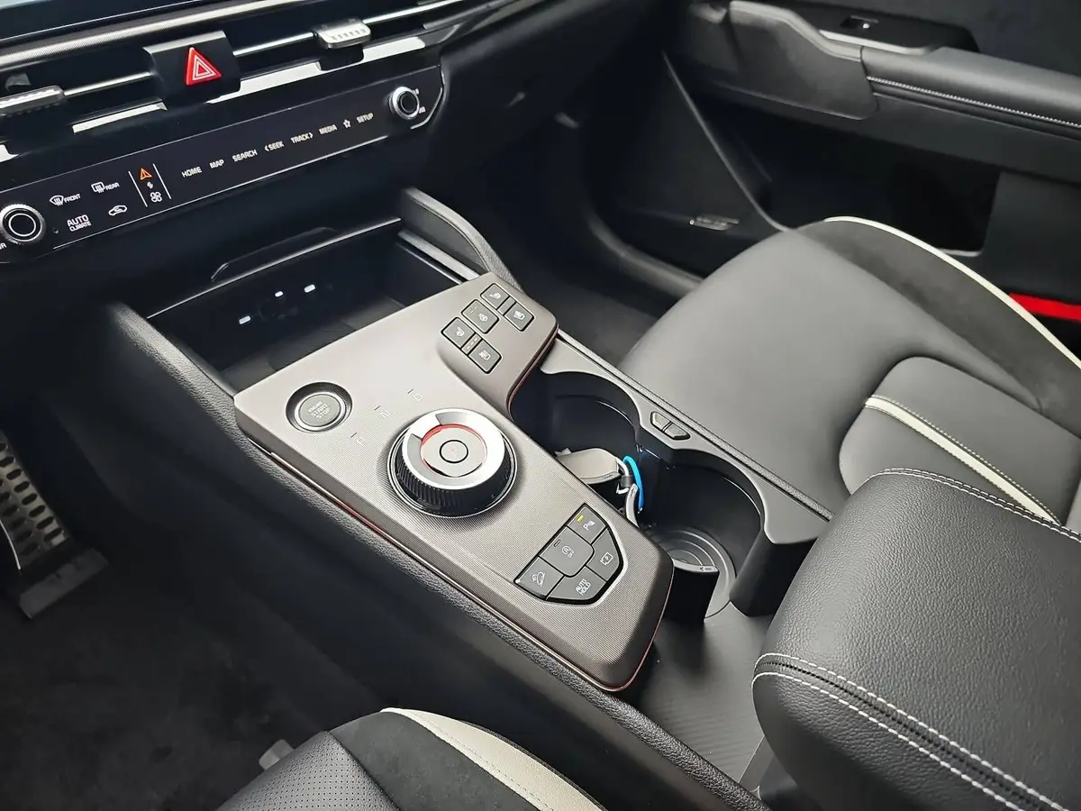 KIA SPORTAGE 1.6 T-GDI 150 2WD DCT GT-LINE MJ26 SCHW. DACH DRIVEWISE GLASDACH SOUND