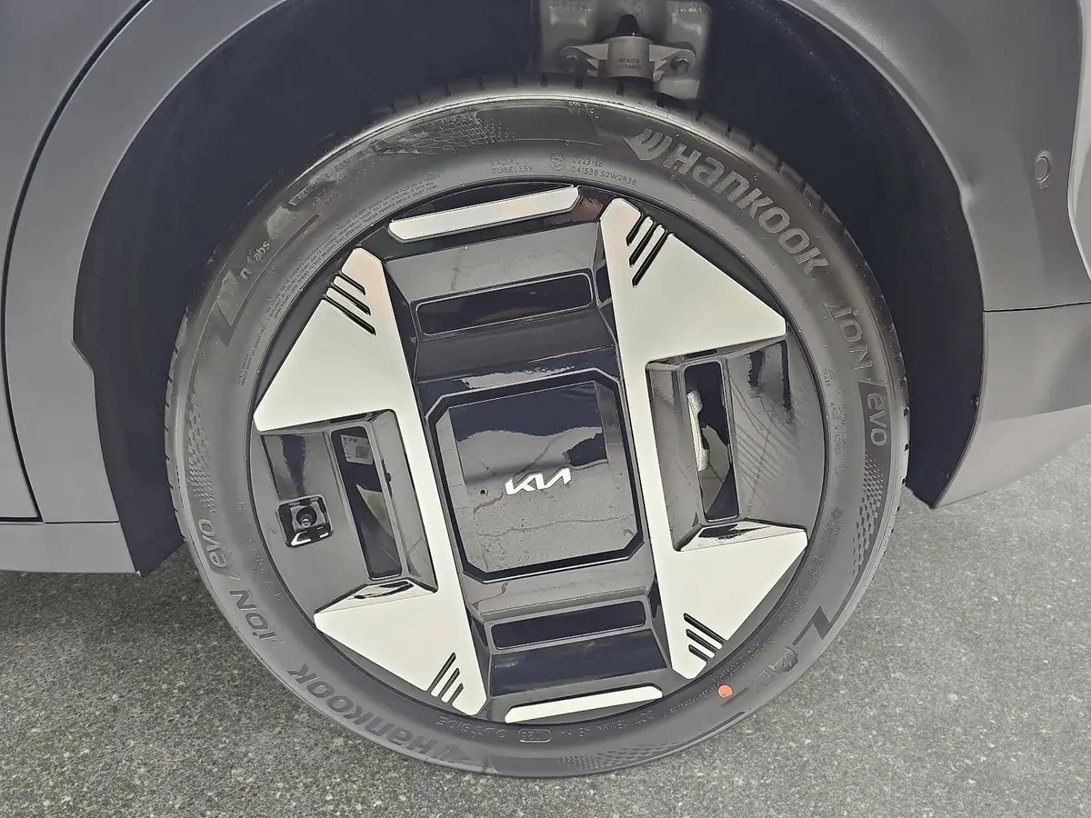 KIA EV3 81.4 KWH EARTH MJ26 WINTER BUSIN. UPGRADE DRIVEWISE-PARK DESIGN SOUND