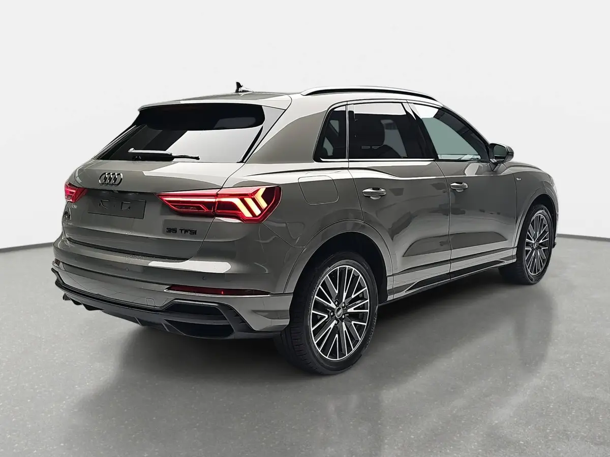 AUDI Q3 35 TFSI S-TRONIC S LINE NAVI LED PANO ACC BLACK+ K