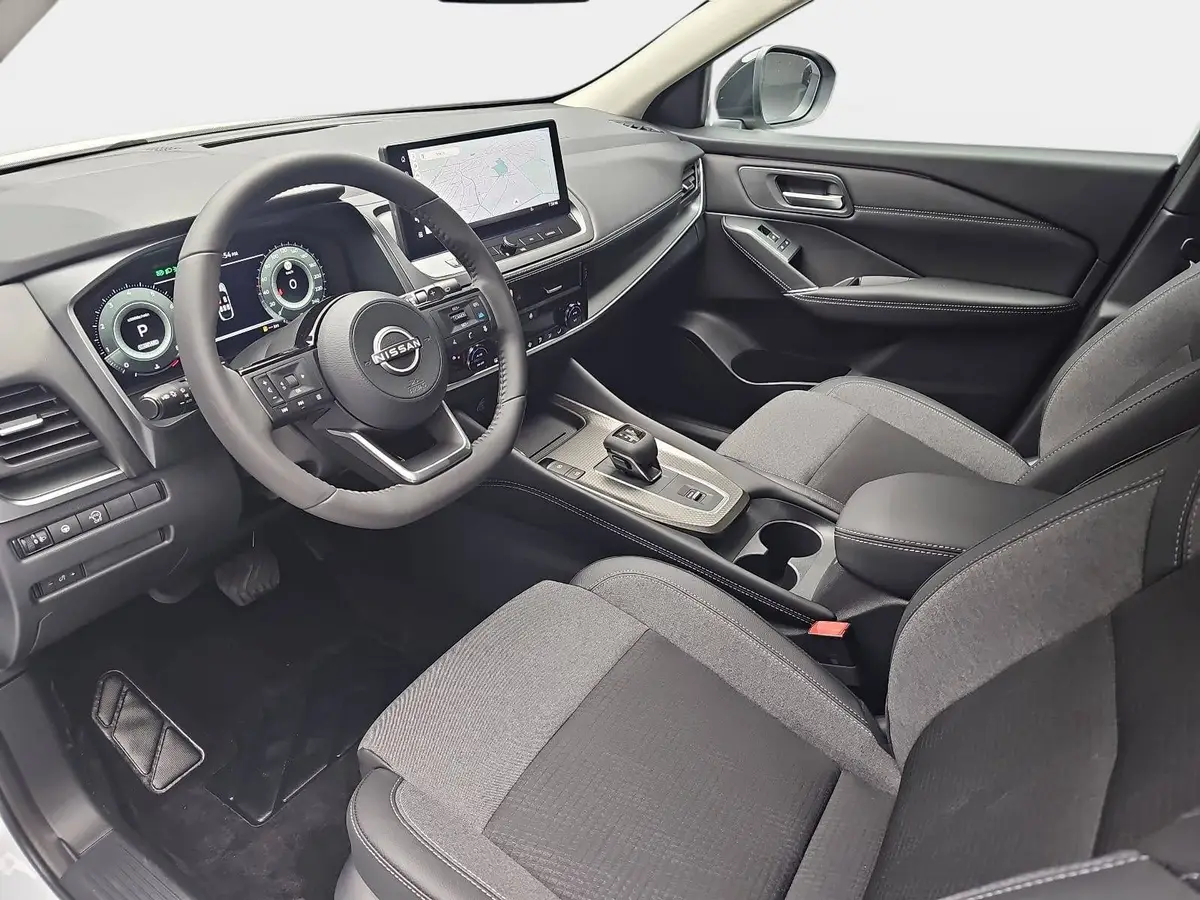 NISSAN QASHQAI 1.3 DIG-T XTRONIC N-CONNECTA PANO WINTER