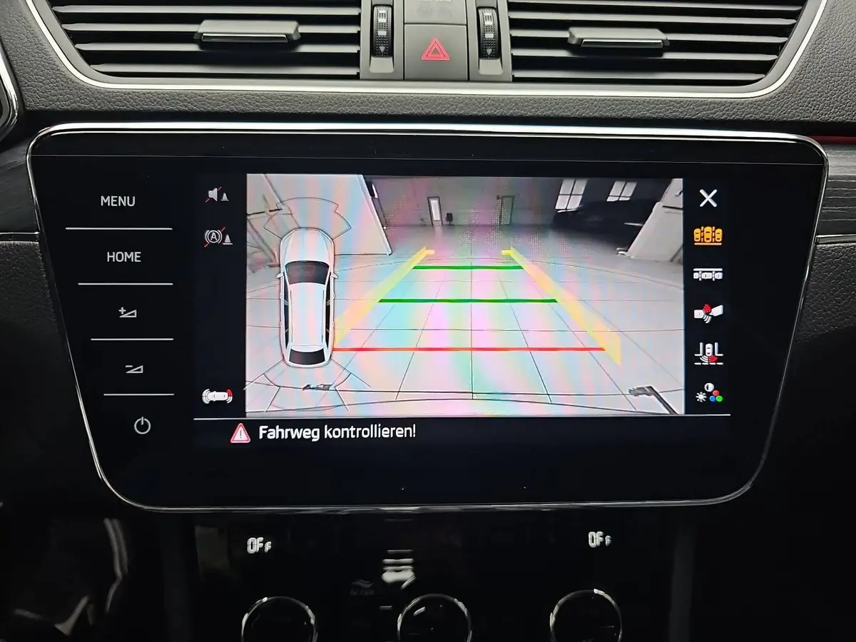 SKODA SUPERB COMBI 2.0 TDI DSG STYLE NAVI LED