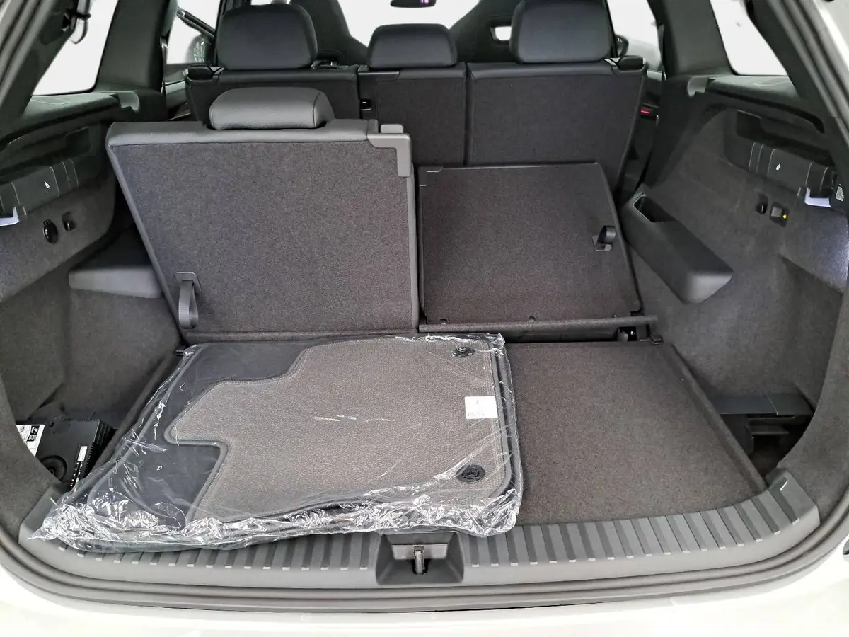 SKODA KODIAQ 2.0 TSI DSG SPORTLINE 4X4 PANO LED AHK