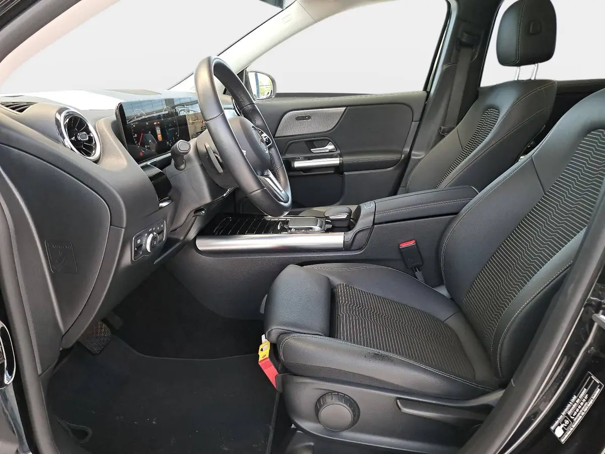 MERCEDES-BENZ GLA 200 D DCT PROGRESSIVE NAVI LED