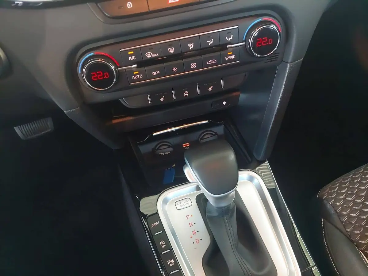 KIA XCEED 1.5 T-GDI DCT7 SPIRIT NAVI XCLUSIVE AHK ALLWETTER