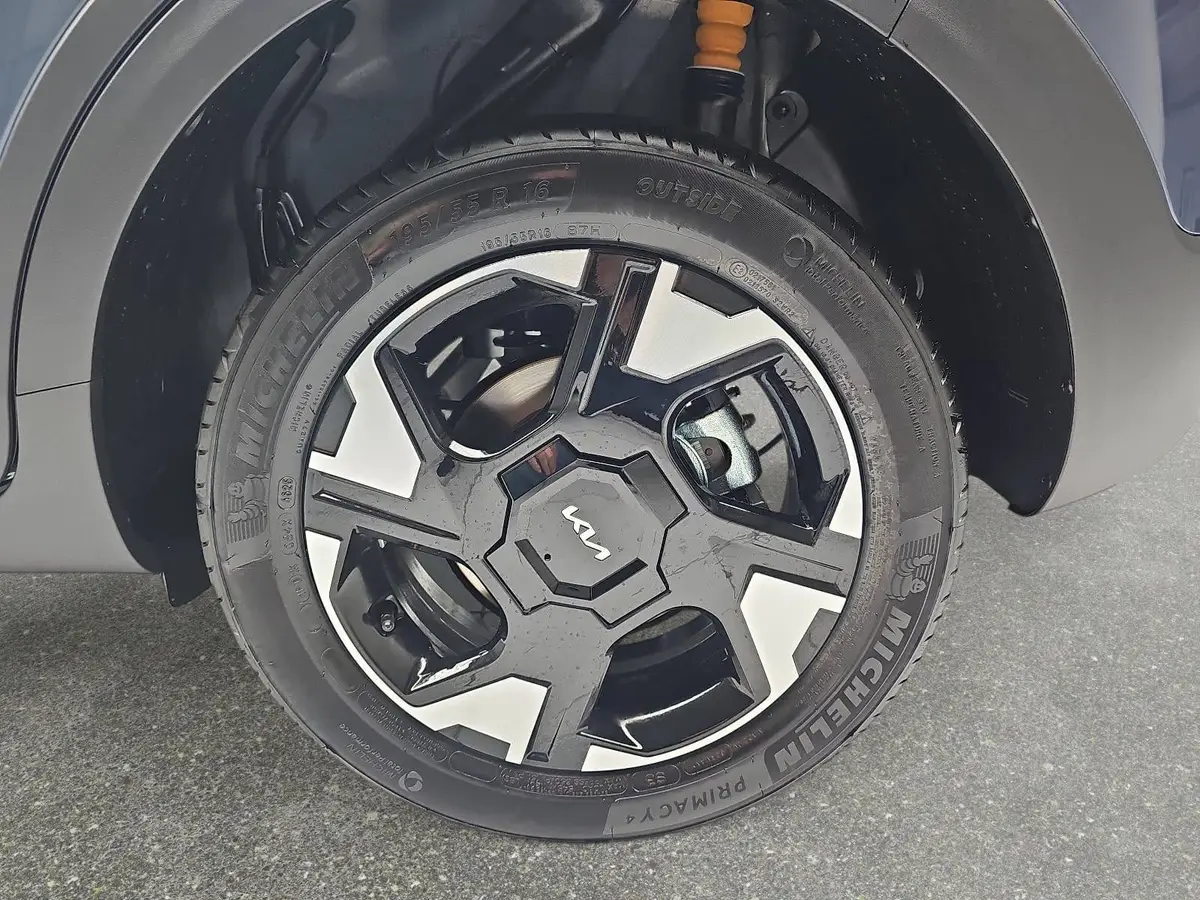 KIA STONIC 1.0 T-GDI 100 DCT VISION MJ26 SITZH. NAVI