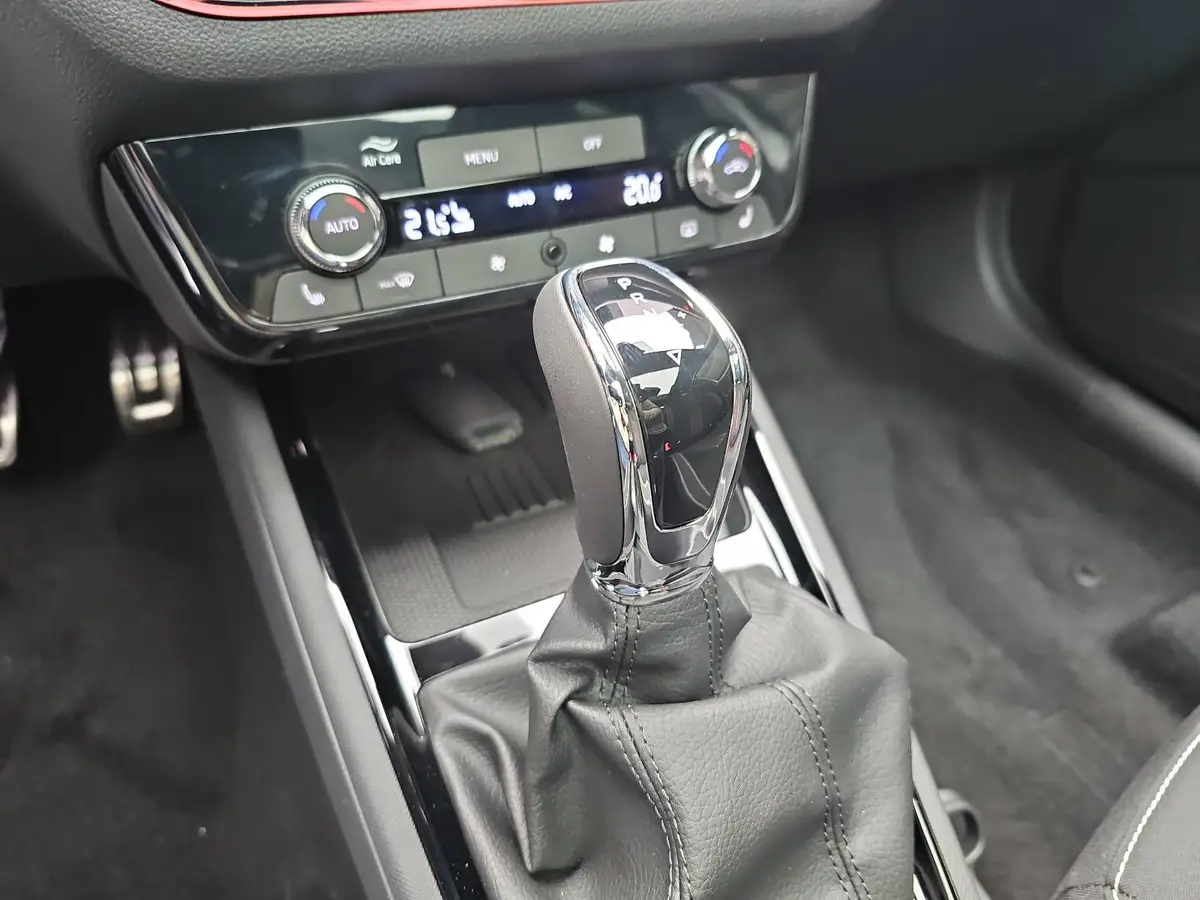 SKODA KAMIQ 1.5 TSI DSG MONTE CARLO NAVI MATRIX-LED PANO WINTE