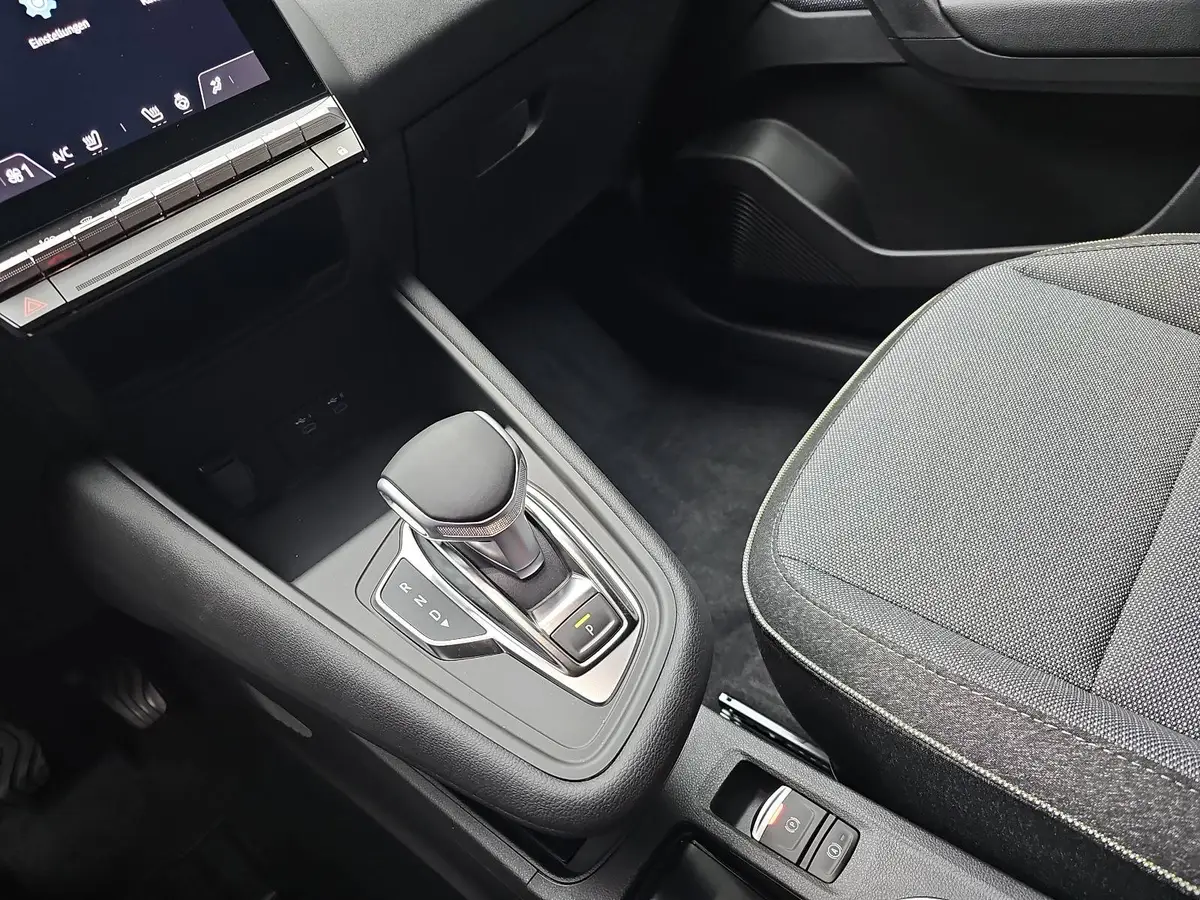 RENAULT CAPTUR II 1.3 TCE 160 EDC TECHNO LED KLIMA DAB KAMERA LM1