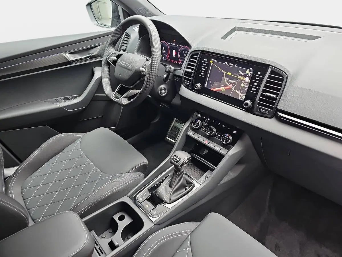 SKODA KAROQ 2.0 TSI DSG SPORTLINE 4X4 NAVI LED ACC WINTER KAME