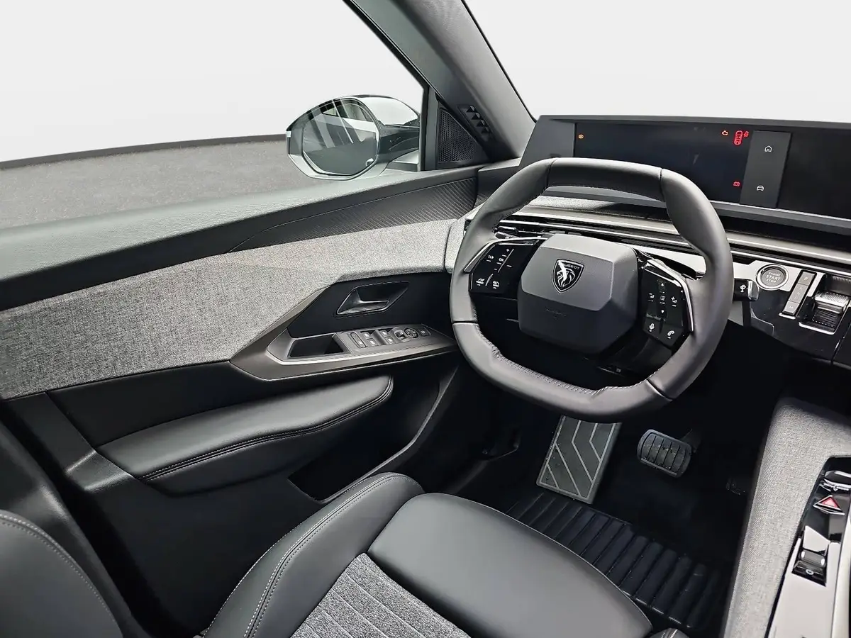 PEUGEOT 3008 1.2 HYBRID 145 E-DSC6 ALLURE LED DAB WINTER AHK LM