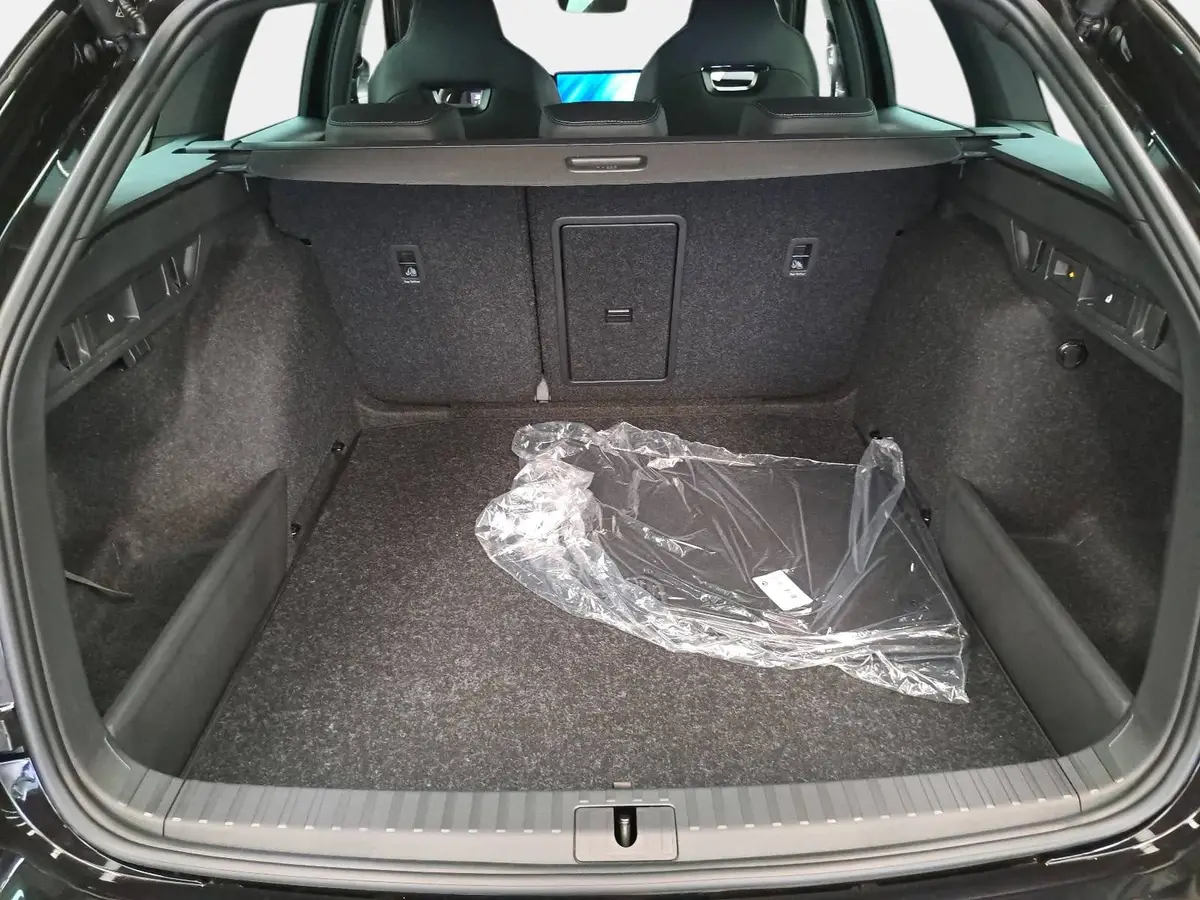 SKODA OCTAVIA COMBI 2.0 TDI DSG SPORTLINE NAVI LED