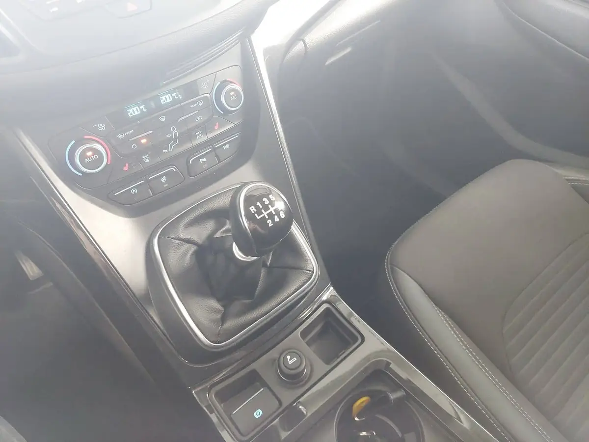 FORD KUGA 1.5 ECOBOOST TITANIUM 4X2 STANDHEIZ KAMERA 8FACH