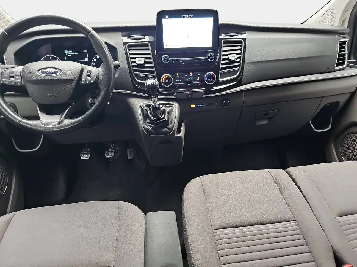 FORD TOURNEO CUSTOM 2.0 TDCI BUS 320 L2H1 VA TITANIUM 9-SITZER NAVI LM16