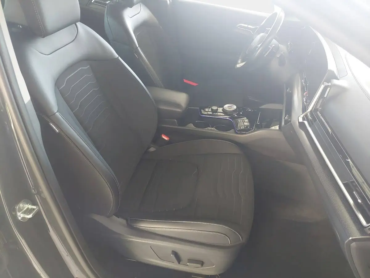 KIA SPORTAGE 1.6T PLUG-IN-HYBRID AUTO. SPIRIT AHK ALLWETTER