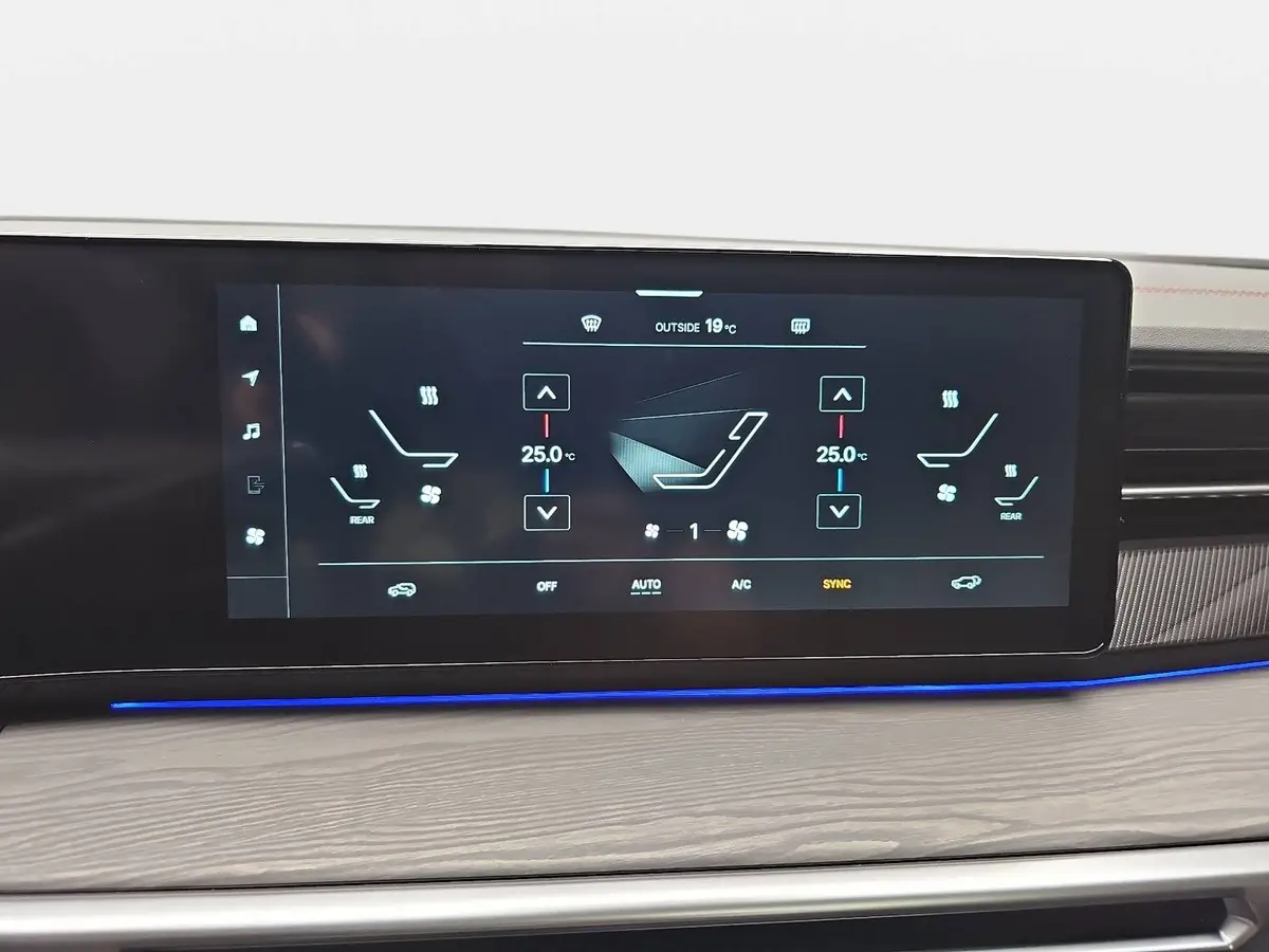 KGM ACTYON 1.5 T-GDI 4WD LUX AUTOMATIK PANORAMA