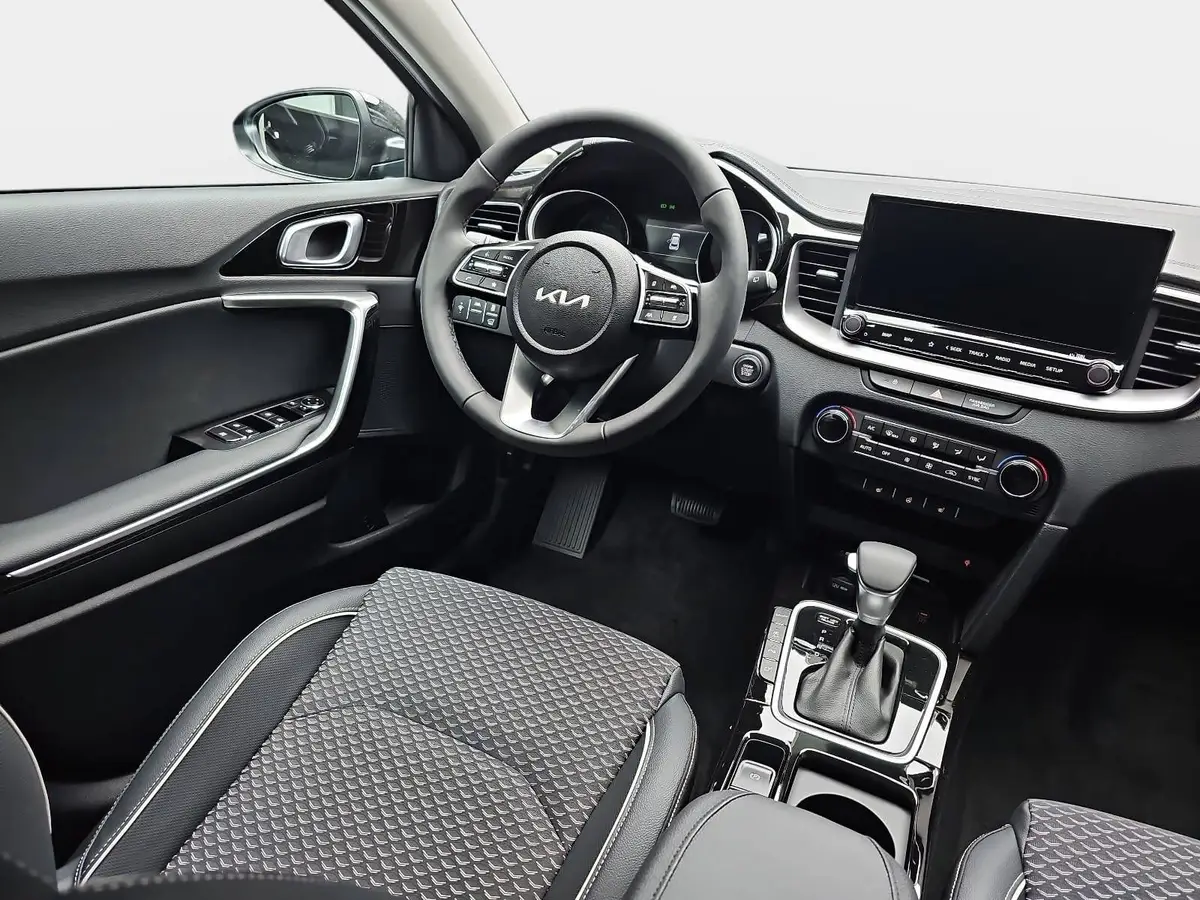 KIA XCEED 1.6 T-GDI 150 DCT SPIRIT MJ26 XCLUSIVE GLASDACH