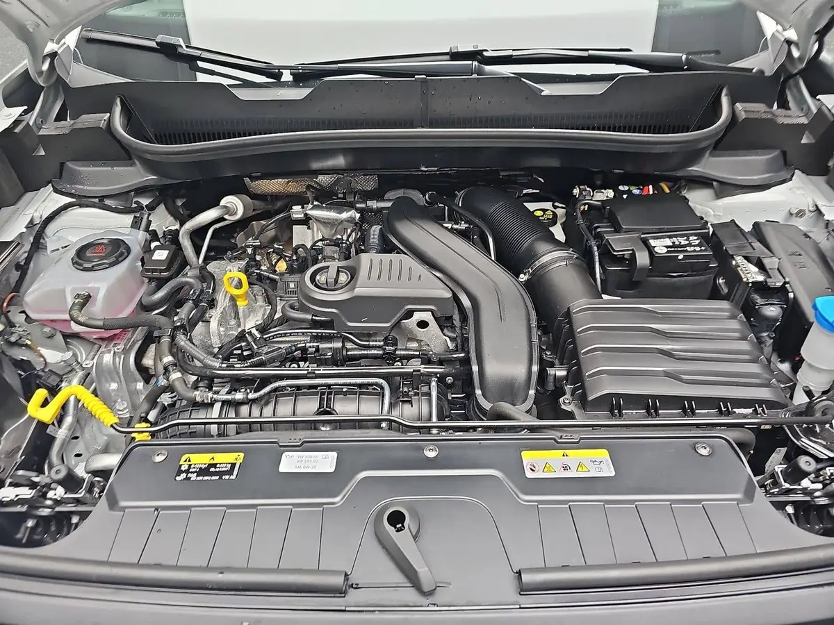 VW T-CROSS 1.5 TSI DSG R-LINE IQ-LED KLIMA DAB WINTER KAMERA 