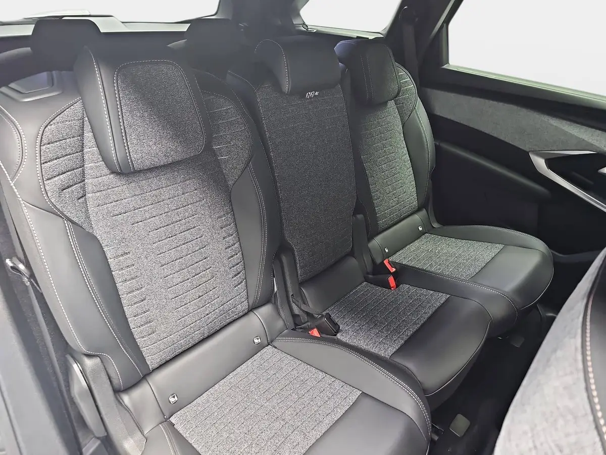 PEUGEOT 5008 1.2 HYBRID 145 E-DSC6 ALLURE KLIMA LED 7-S DAB 360