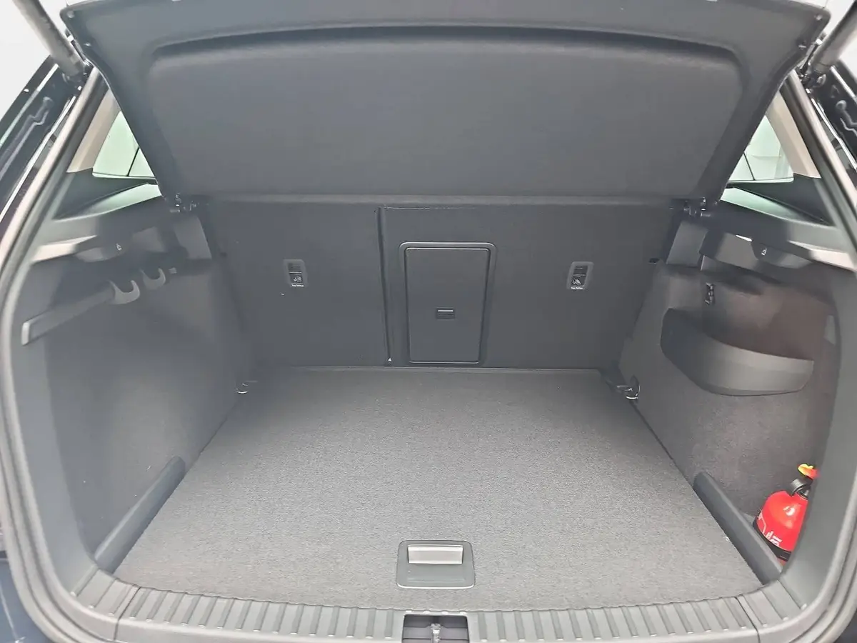 SKODA KAROQ 2.0 TDI DSG DRIVE NAVI LED AHK LM