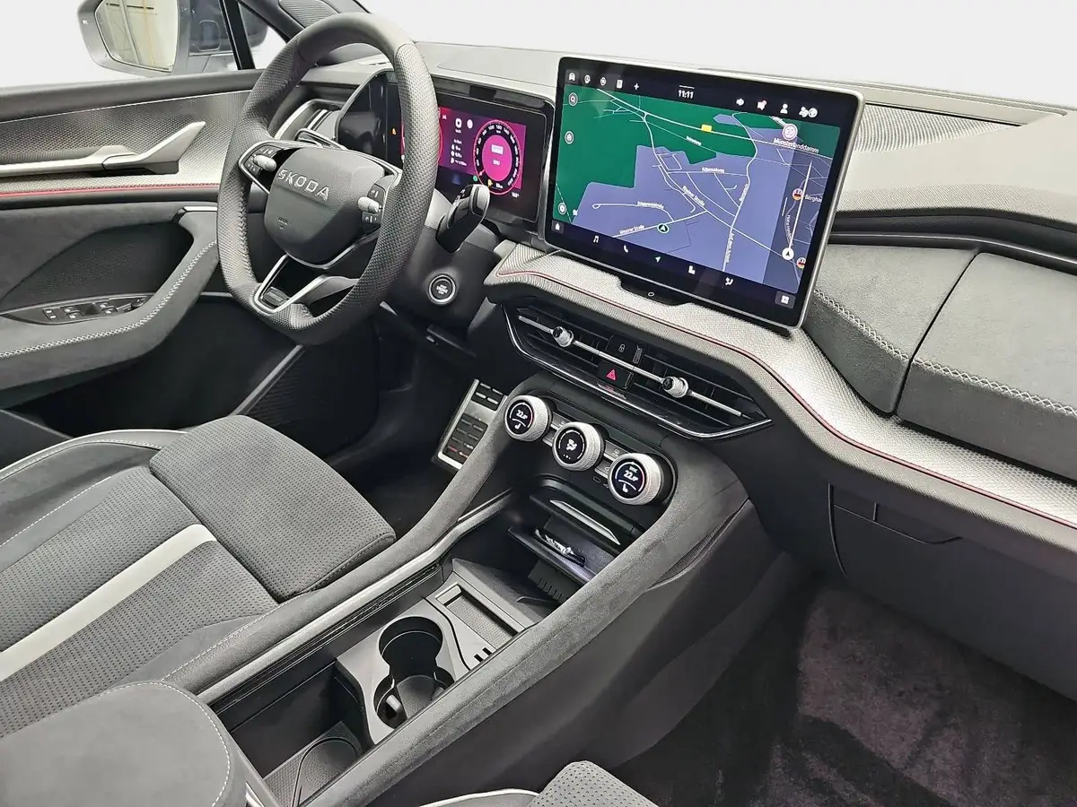 SKODA KODIAQ 2.0 TDI DSG SPORTLINE 4X4 PANO AHK