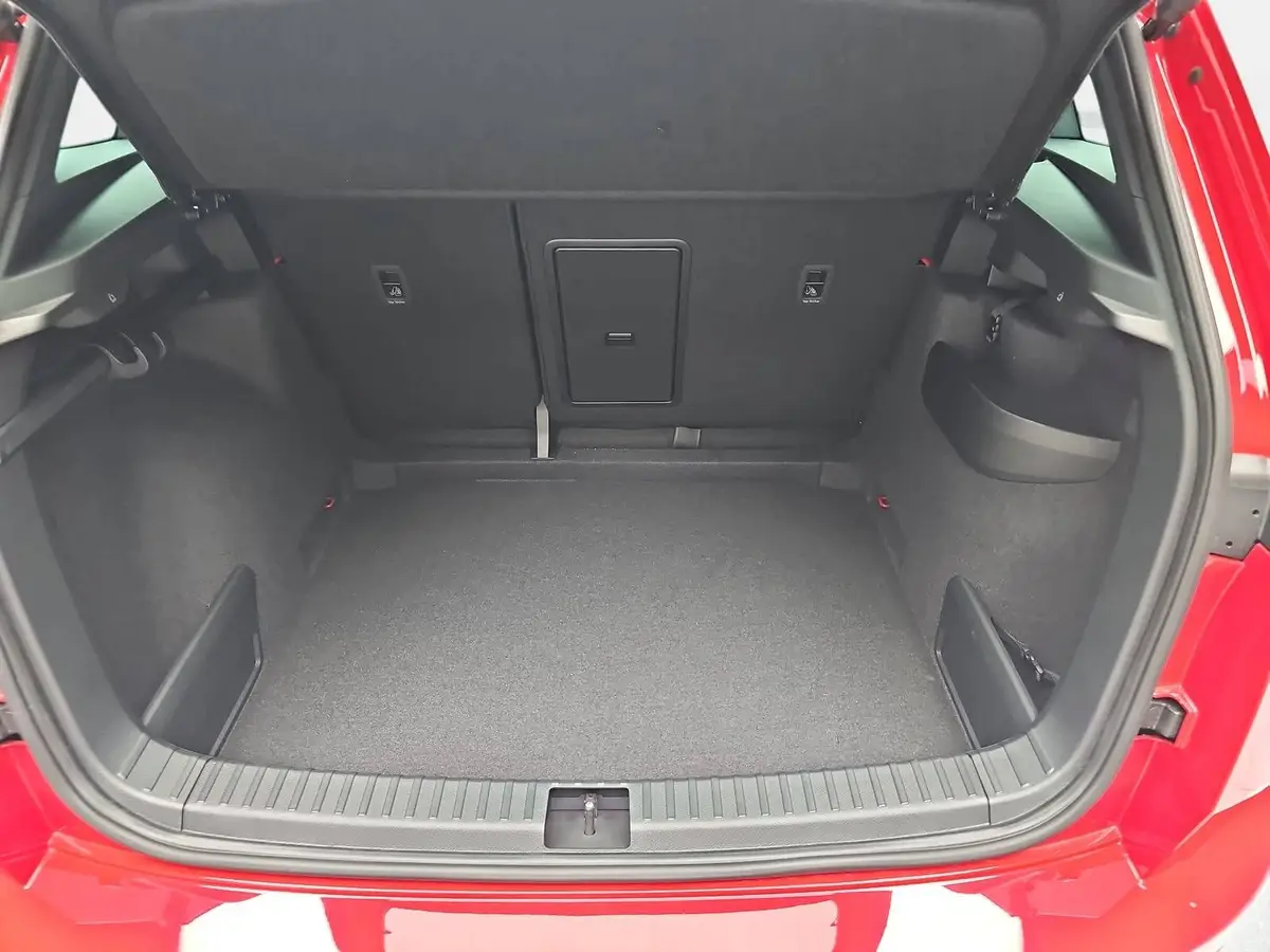 SKODA KAROQ 1.5 TSI DSG SPORTLINE NAVI LED-MATRIX PANO CANTON