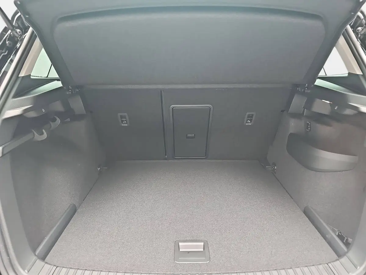 SKODA KAROQ 1.5 TSI DSG SELECTION LED AHK WINTER