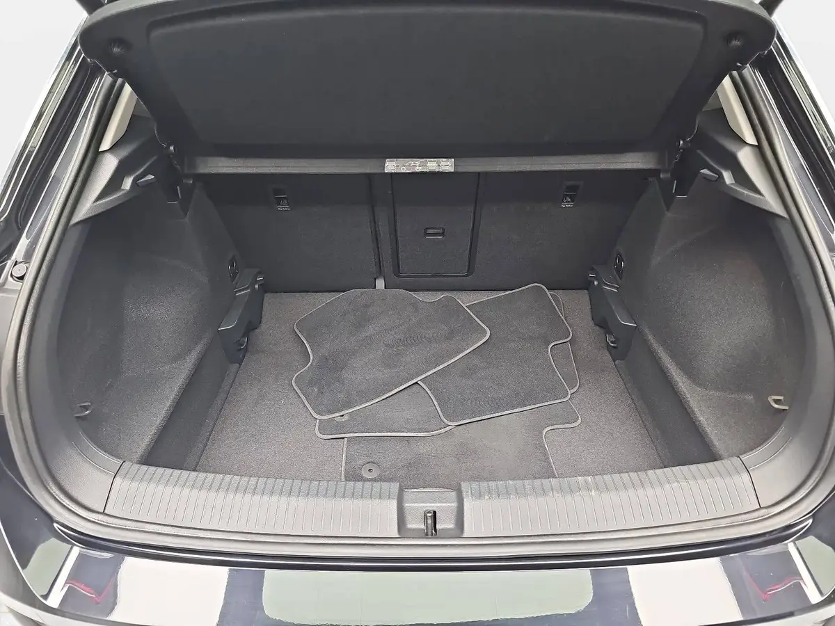 VW T-ROC 1.5 TSI DSG ACTIVE NAVI P-ASSIST KAMERA