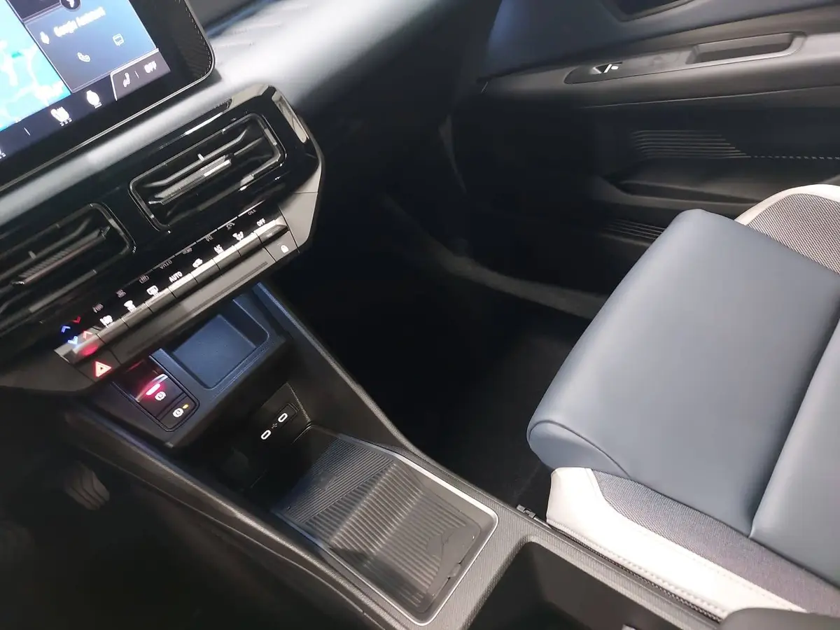 NISSAN MICRA EV 52 KWH EVOLVE PROPILOT ASSIST PARK