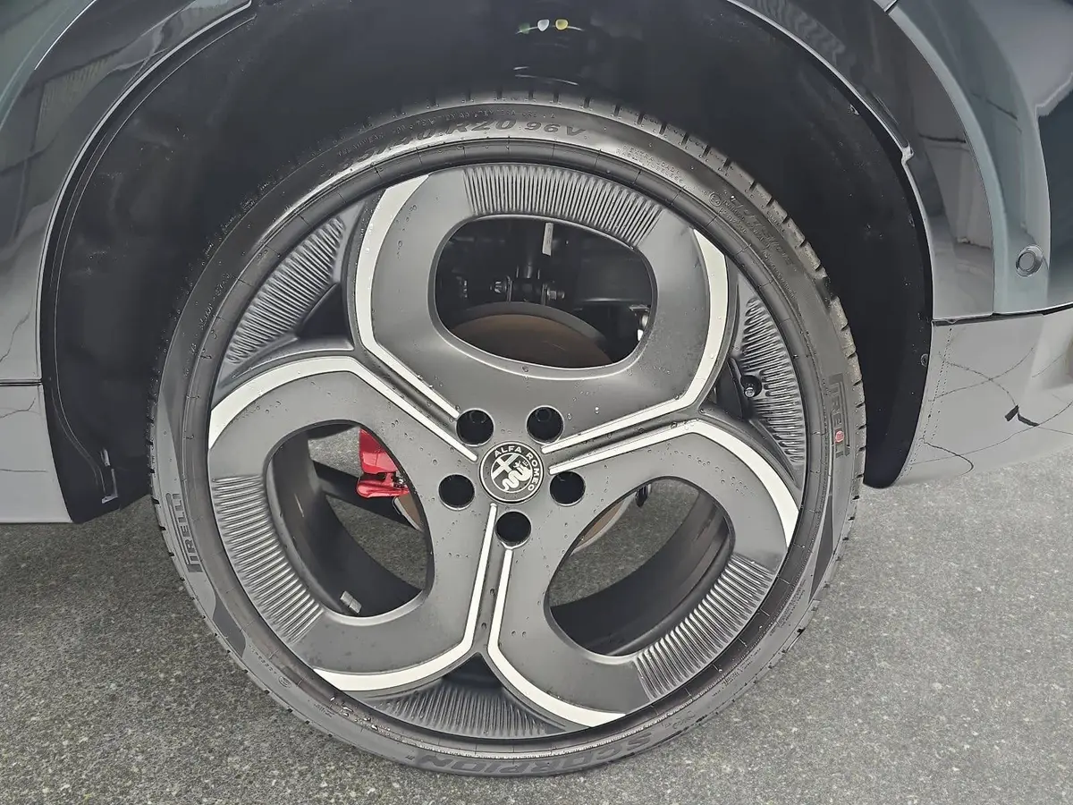 ALFA ROMEO TONALE 1.5 VGT HYBRID IBRIDA VELOCE MJ26 TECHNOLOGIE PAKET 20-ZOLL LM