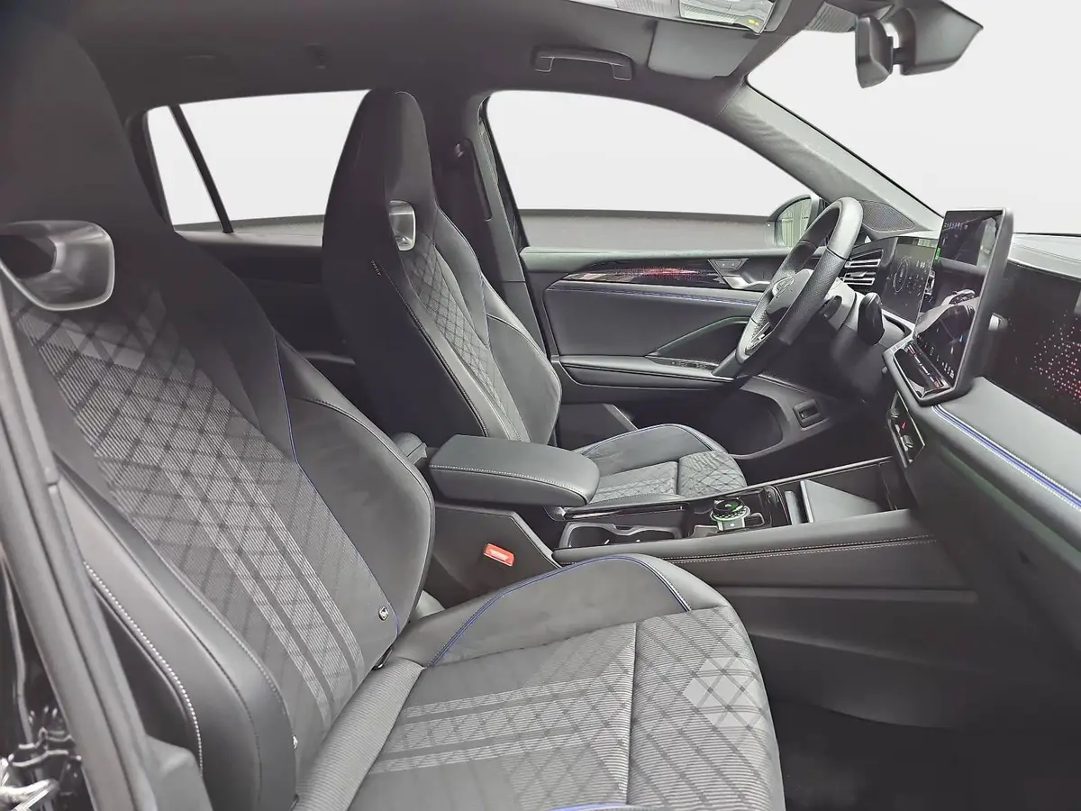 VW TIGUAN 2.0 TDI DSG 4M R-LINE NAVI MATRIX HUD DCC AHK LM20