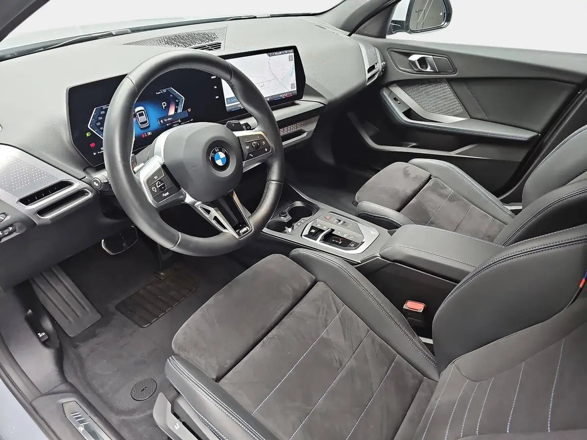 BMW 120 I M SPORT NAVI KLIMA LED SHADOW CARPLAY PANO KAME