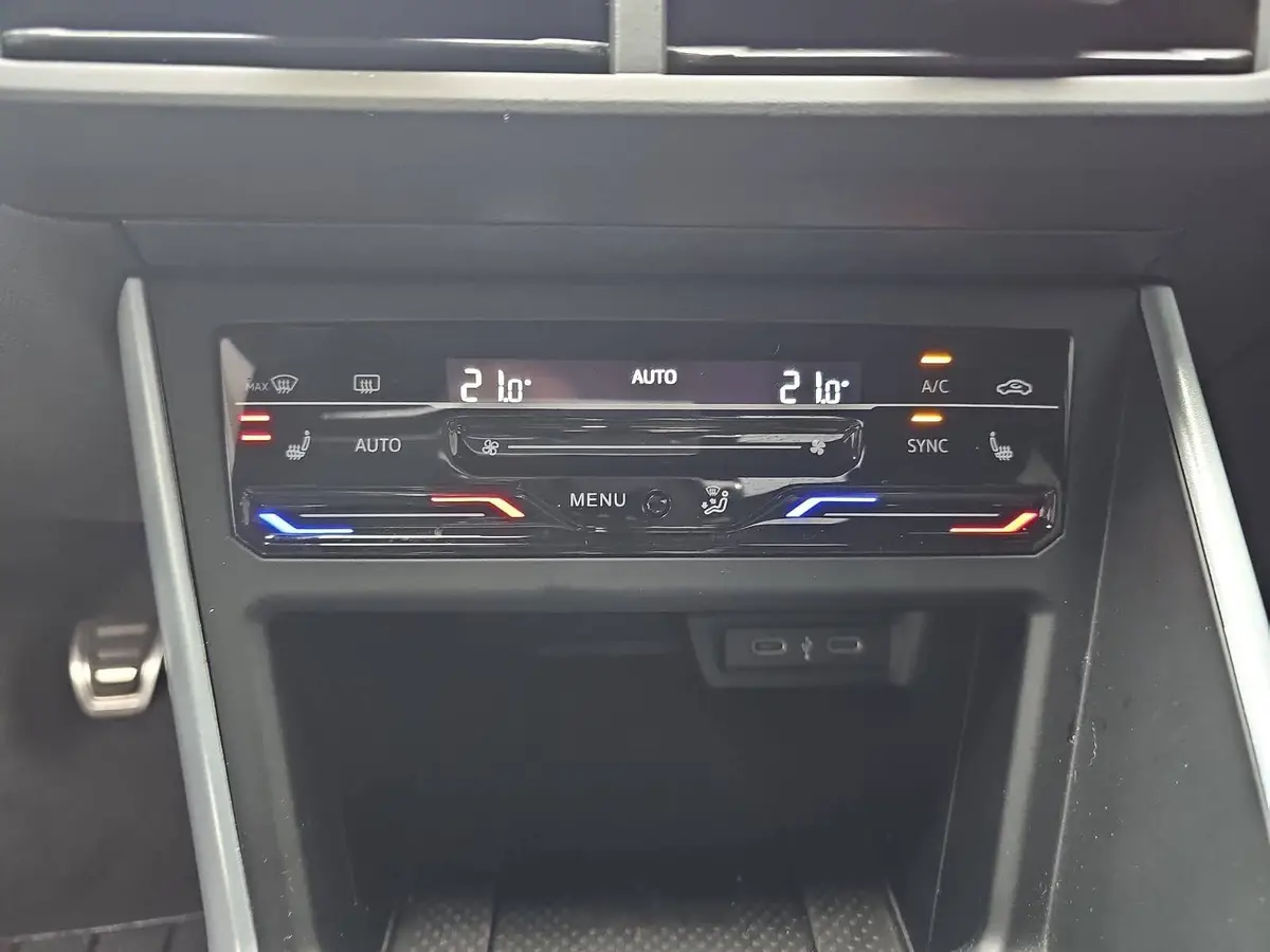 VW TAIGO 1.0 TSI GOAL NAVI LED ACC WINTER SICHT SPURP. P-A