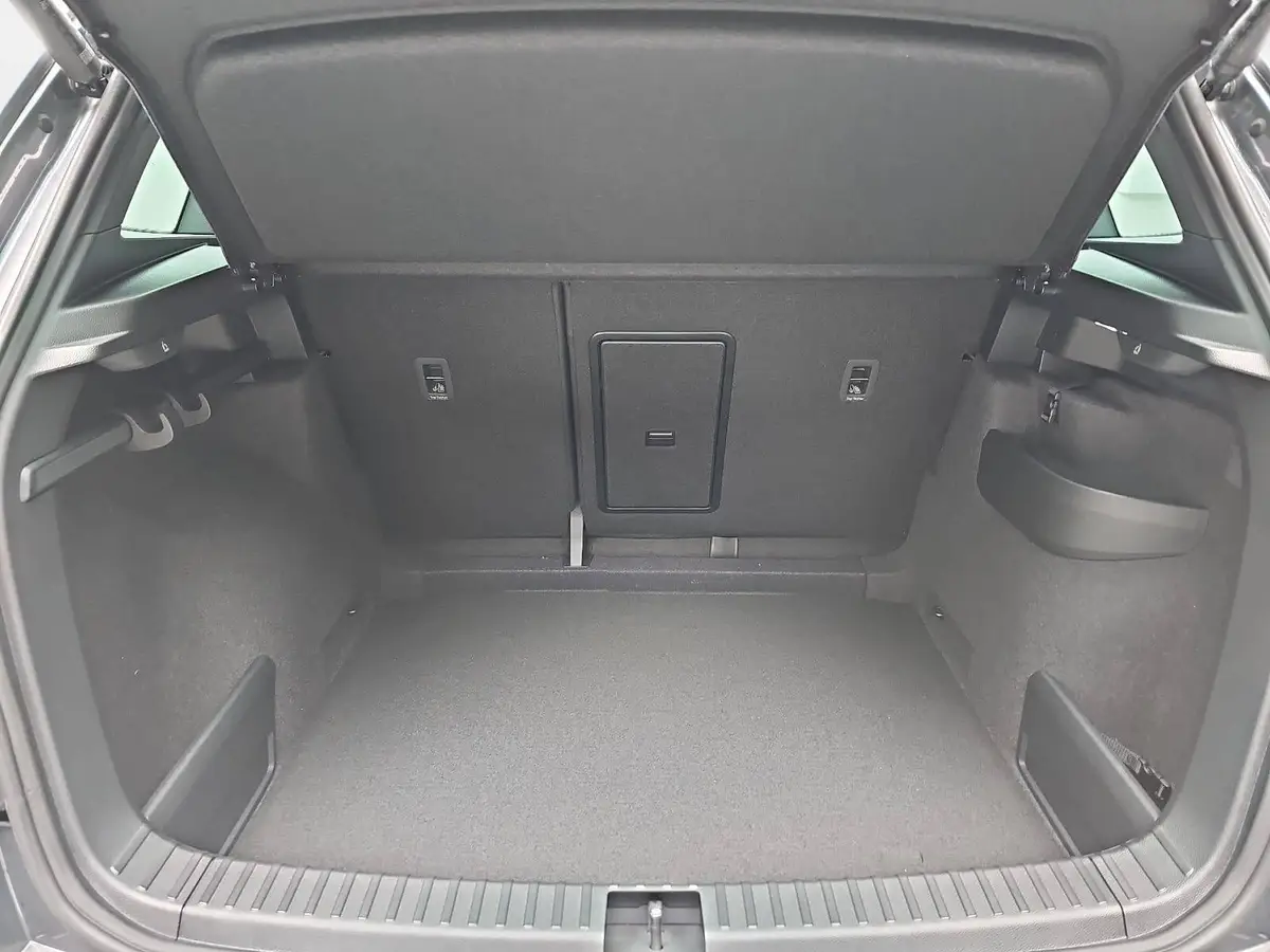 SKODA KAROQ 1.5 TSI DSG SPORTLINE NAVI LED-MATRIX PANO WINTER 