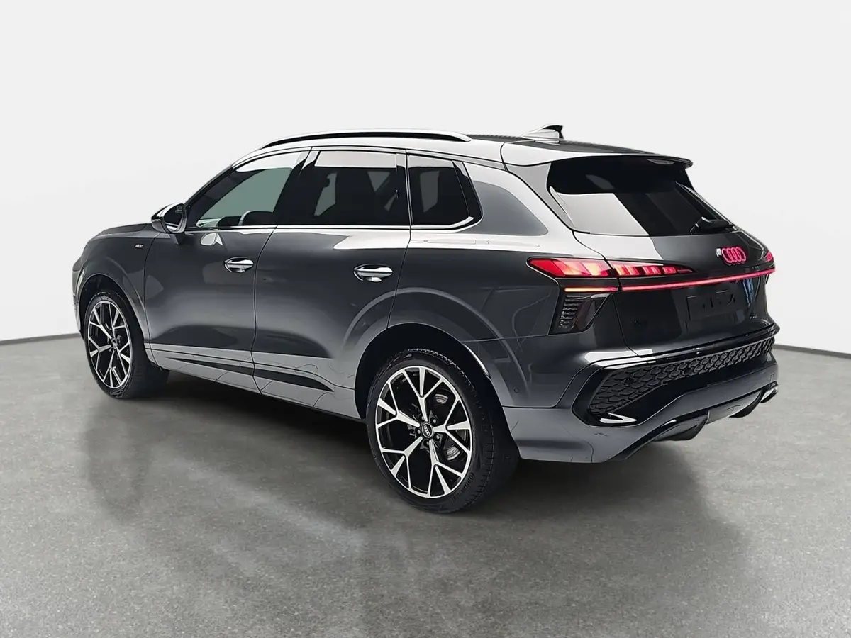 AUDI Q3 TFSI S-TRONIC S-LINE NAVI LED-PLUS ACC BLACK-STYLE