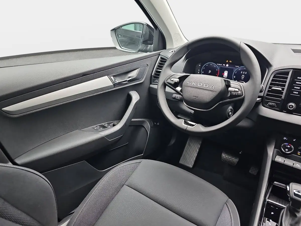 SKODA KAROQ 1.5 TSI DSG SELECTION LED ACC AHK