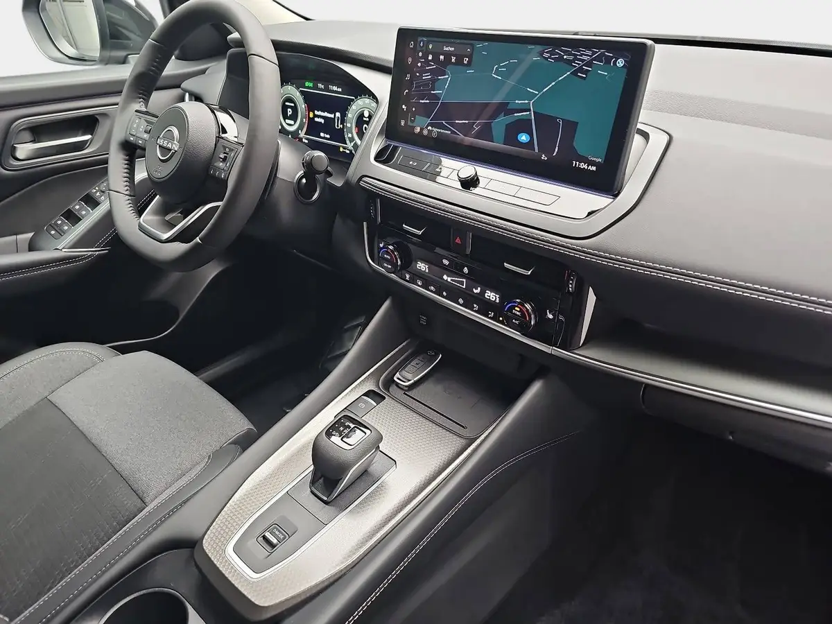 NISSAN QASHQAI 1.3 DIG-T XTRONIC N-CONNECTA PANO WINTER