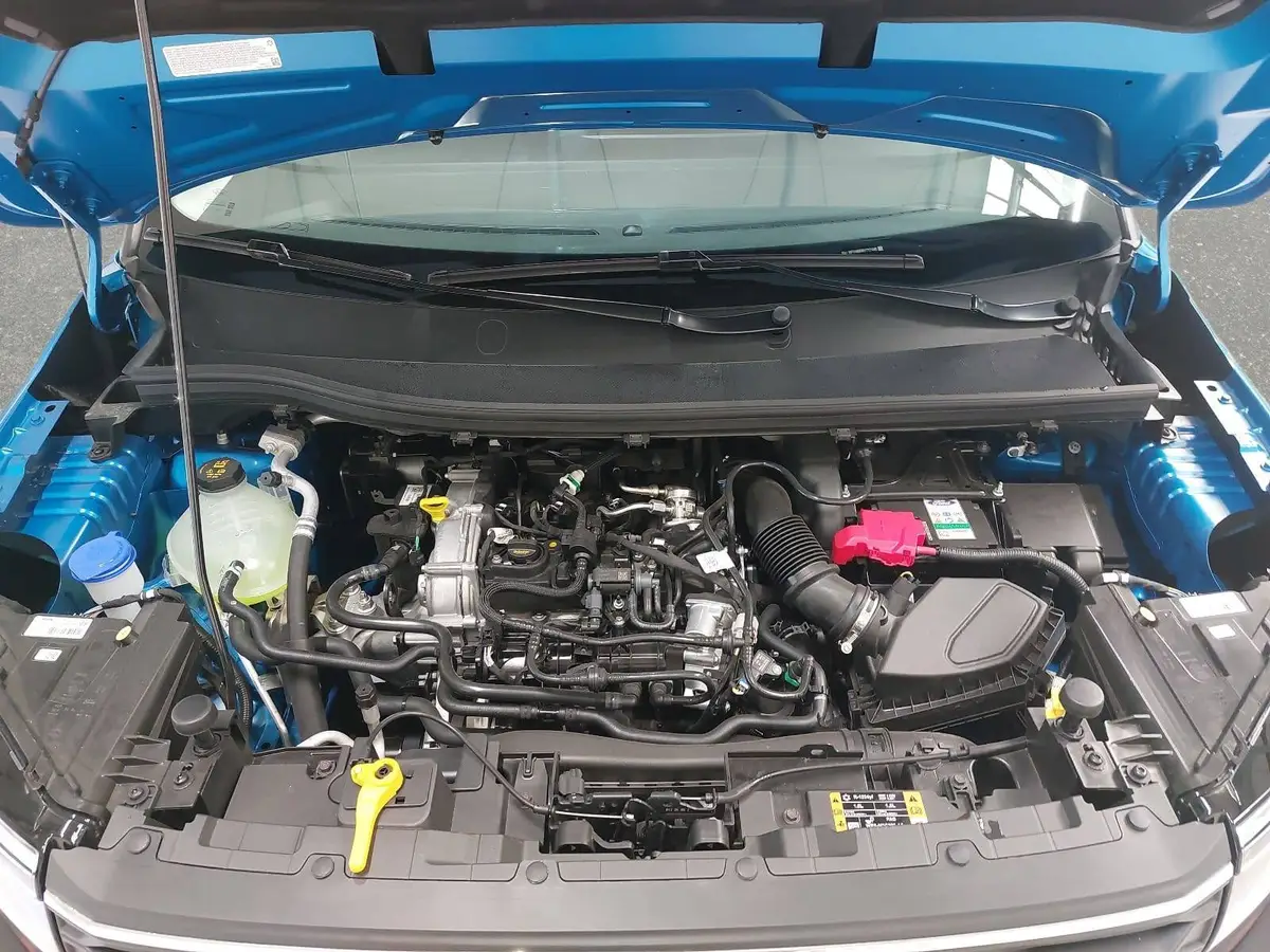 FORD TOURNEO COURIER 1.0 EB AUT. ACTIVE NAVI+ACC+WINTER+SPUR+KAMERA+LM