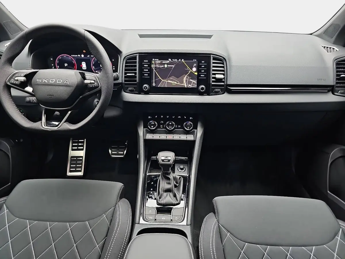 SKODA KAROQ 2.0 TSI DSG SPORTLINE 4X4 AHK PANO