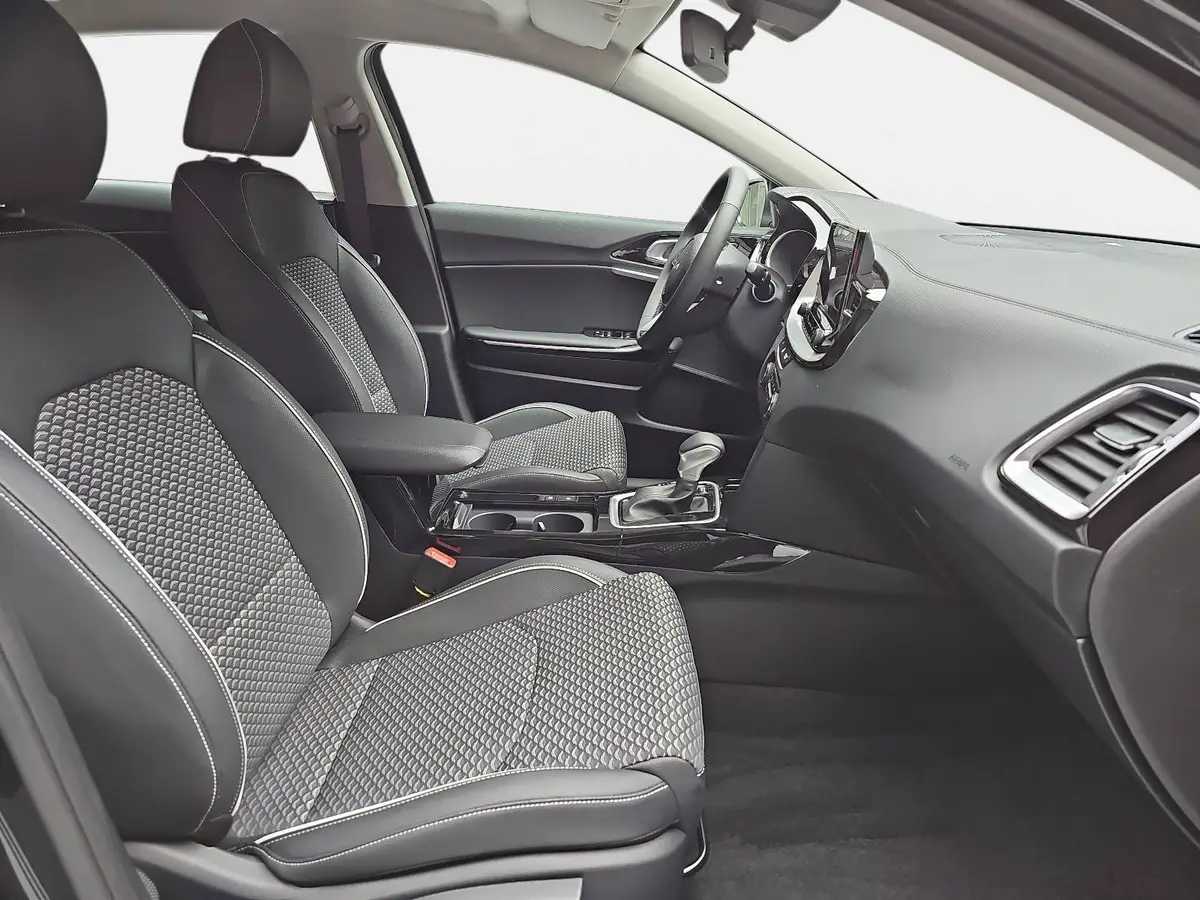 KIA CEED 1.5 T-GDI DCT7 SPIRIT TECHNOLOGIE LEDER