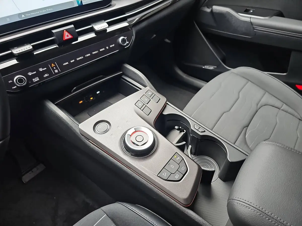 KIA SPORTAGE 1.6 T-GDI 150 2WD DCT SPIRIT MJ26 GLASDACH DRIVEWISE SOUND