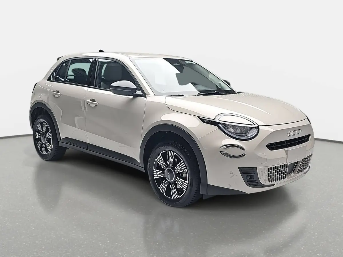 FIAT 600 1.2 T3 HYBRID DCT BUSINESS EDITION MJ26 ALLWETTERREIFEN