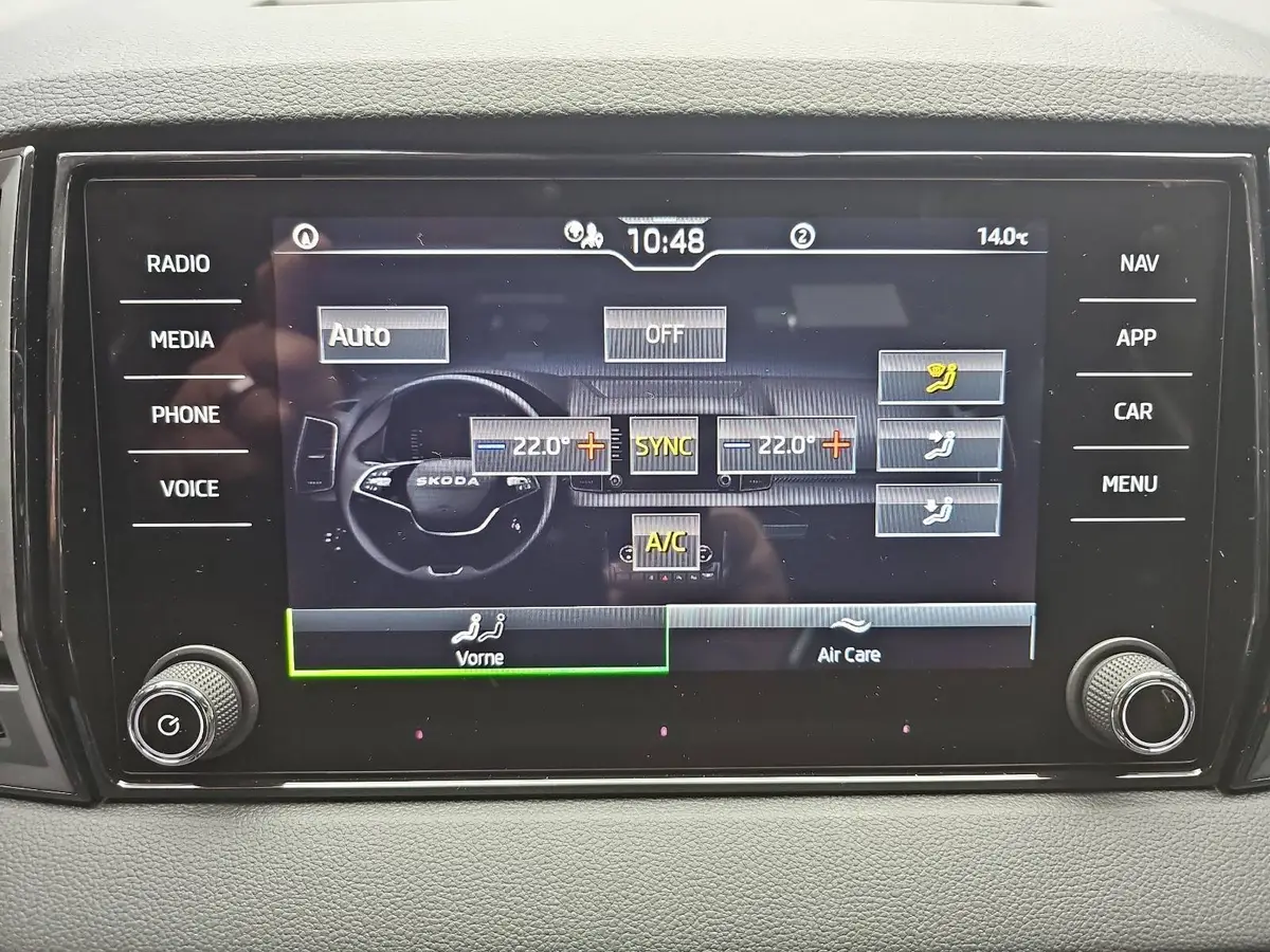 SKODA KAROQ 1.5 TSI DSG SELECTION NAVI LED ACC WINTER KAMERA A