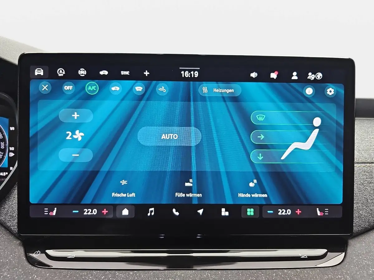 SKODA OCTAVIA COMBI 1.5 TSI ETEC DSG SELECTION NAVI LED ACC WINTER KA