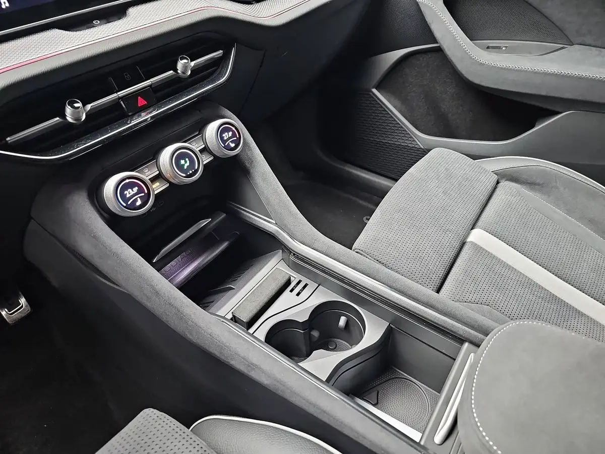 SKODA KODIAQ 1,5 TSI DSG SPORTLINE NAVI LED ACC WINTER KAMERA A