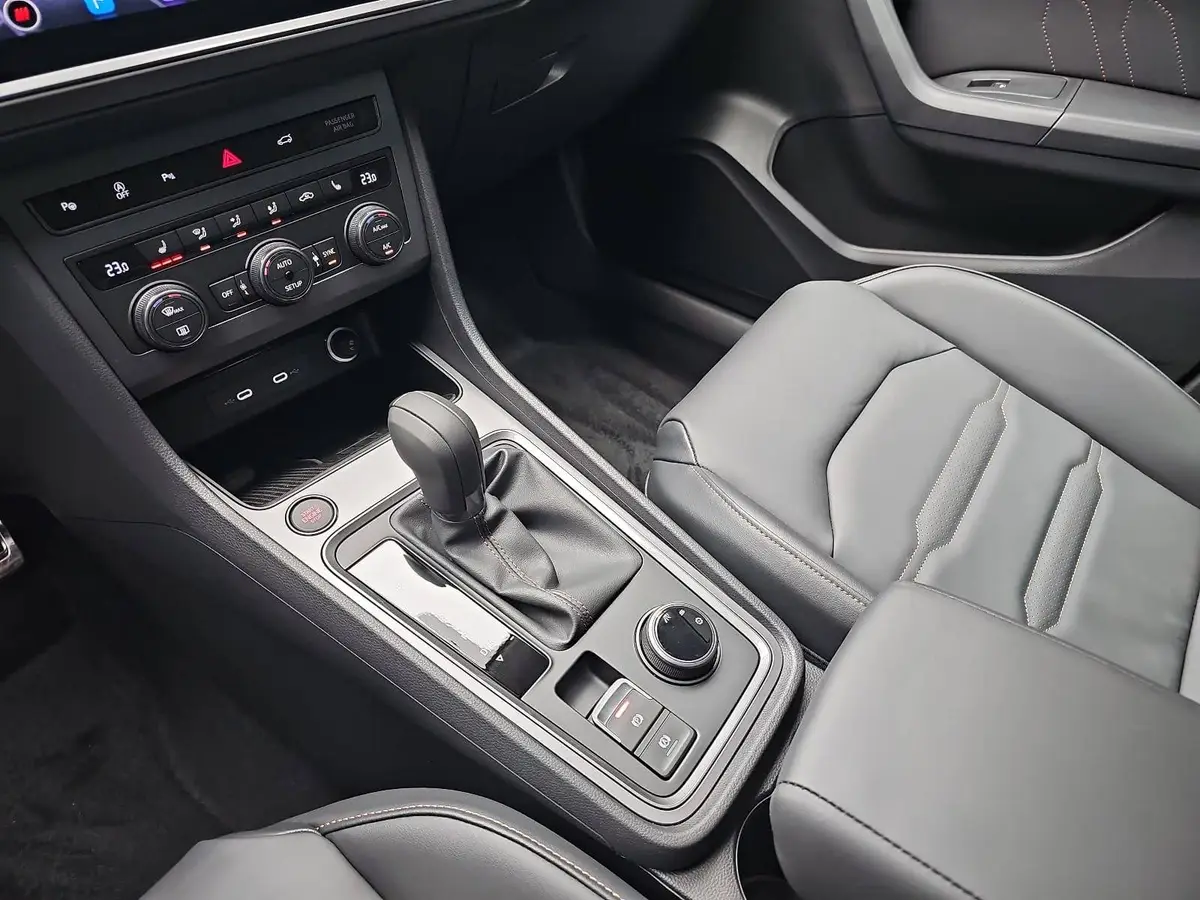 CUPRA ATECA 1.5 TSI DSG NAVI LED ACC LEDER AHK LM19