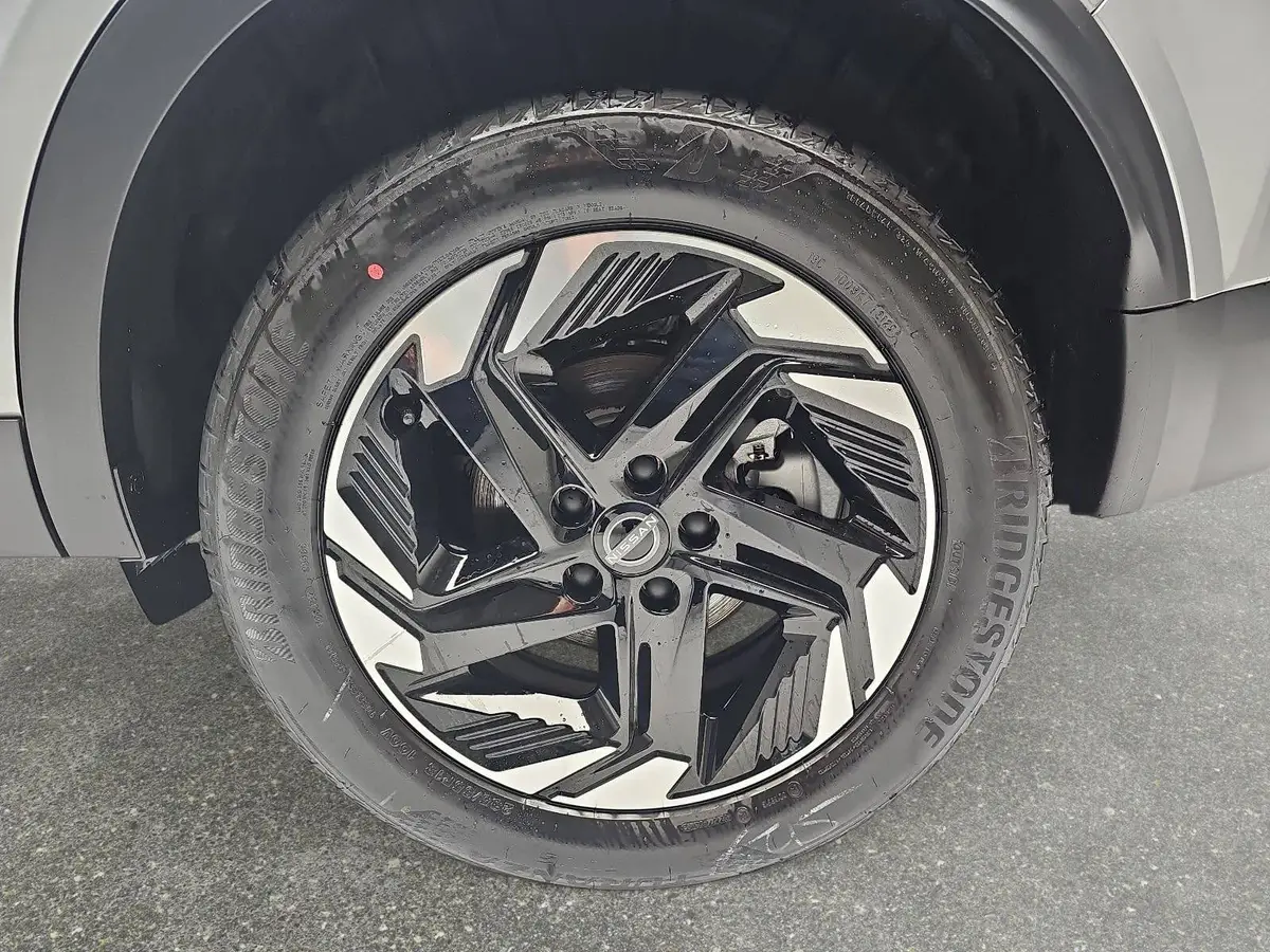 NISSAN QASHQAI 1.3 DIG-T XTRONIC N-CONNECTA PANO WINTER