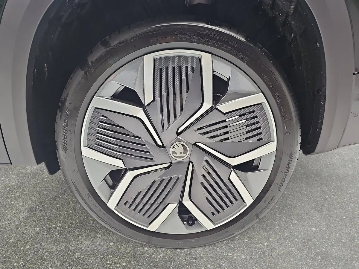 SKODA KODIAQ 1.5 TSI DSG IV PHEV SPORTLINE AHK PANO LM
